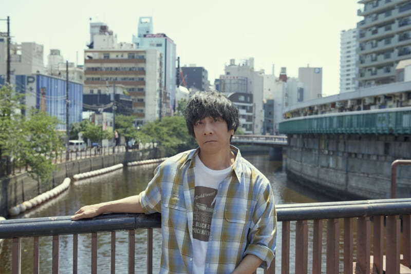 山崎まさよし<br />
YAMAZAKI MASAYOSHI<br />
30th Anniversary Tour 2025-2026<br />
“僕はここにいる” 画像